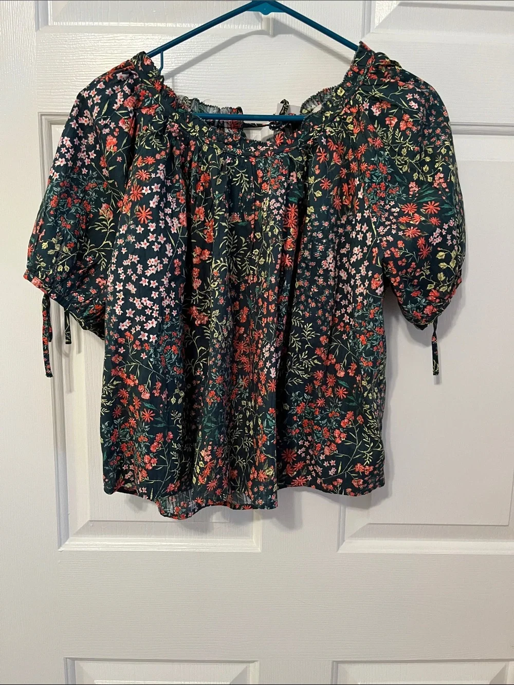 NWT LOFT Floral Puff Sleeve Top